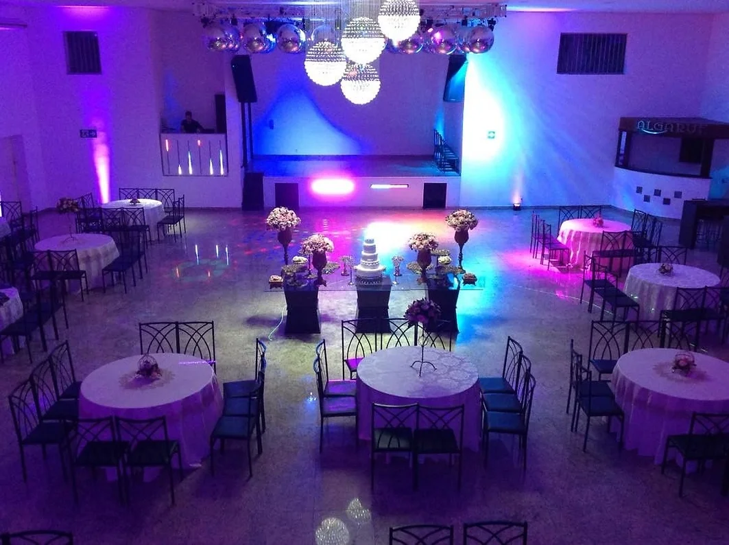 Celebrações Inesquecíveis: Decoração Completa, Buffet da Chef e DJ em Contagem. Uma abordagem detalhista e personalizada,